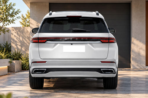 Full Rear View of Jaecoo J8 SHS