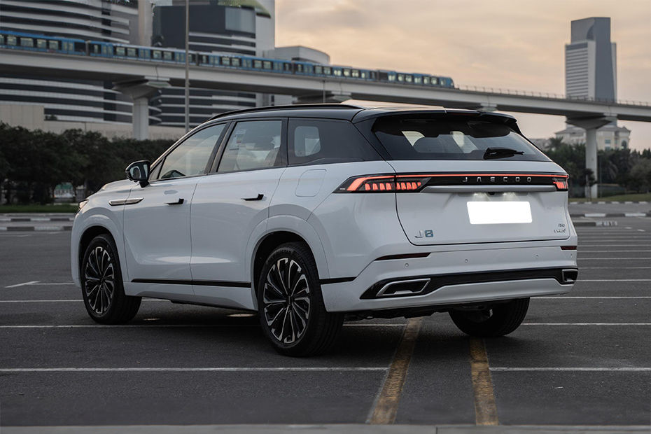 Rear Cross Side View of Jaecoo J8 SHS