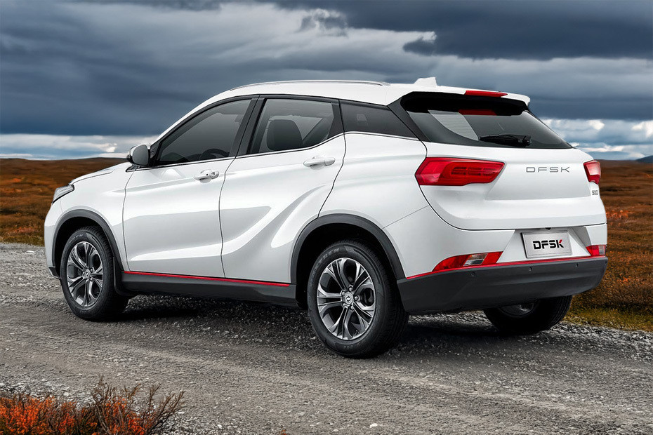 Rear Cross Side View of DFSK Fengon 500