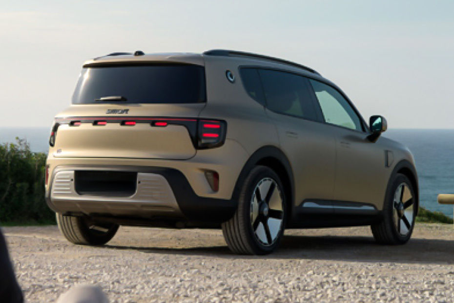 5 Rear angle view
