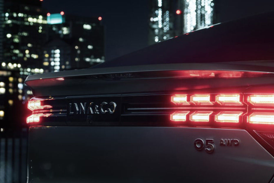 05 Tail light