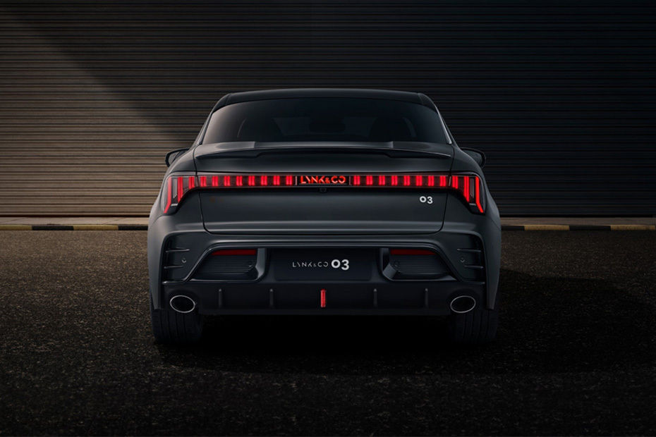 Full Rear View of LYNK&CO 03