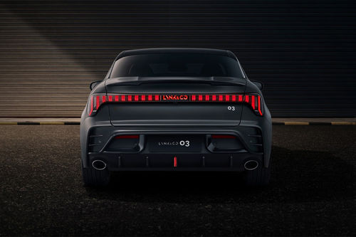 Full Rear View of LYNK&CO 03