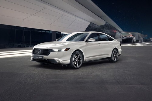 Accord Front angle low view