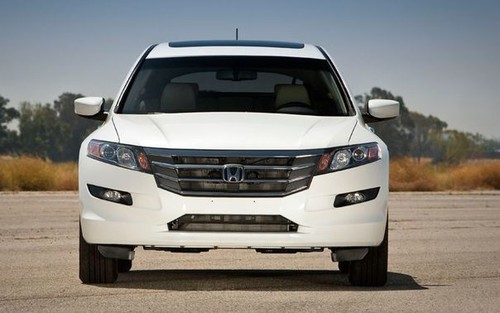 Full Front View of Crosstour