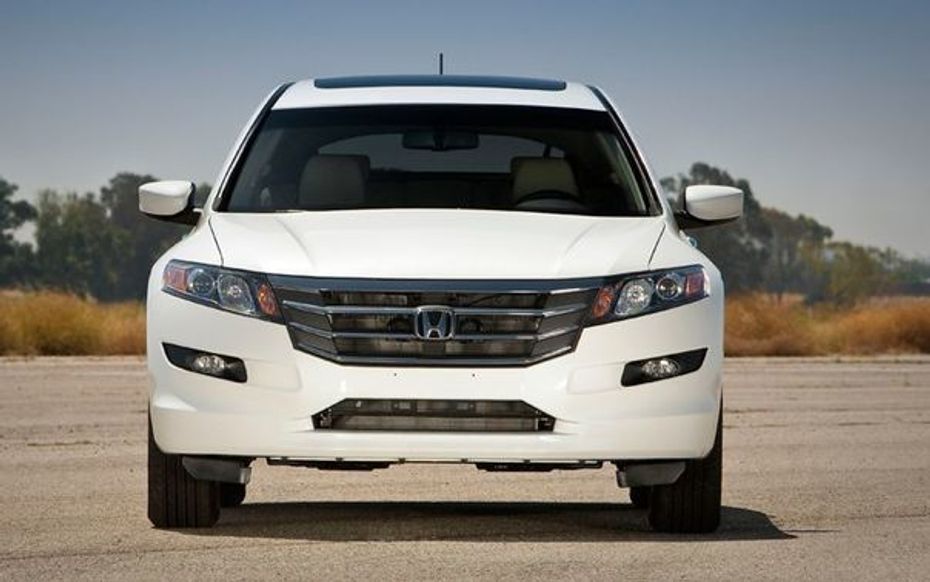Full Front View of Crosstour