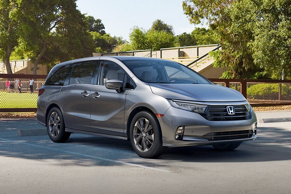 Honda Odyssey (2016-2024) Front Side View