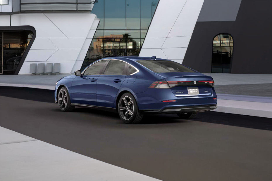 Rear Cross Side View of Honda ACCORD E HEV