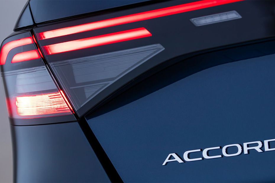 ACCORD E HEV Tail light