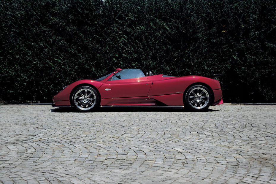 Zonda Side view