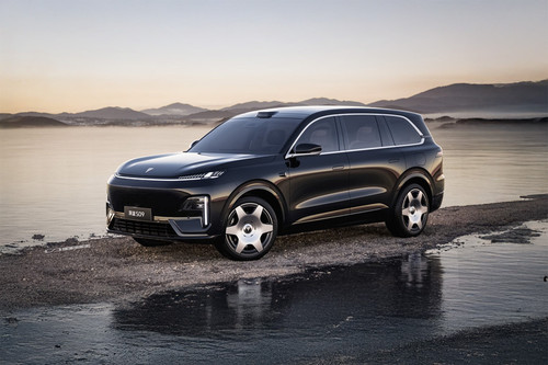 Deepal S09 Front Side View