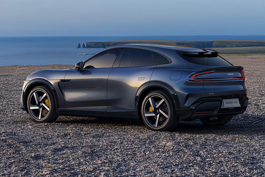 Rear Cross View of Xiaomi YU7