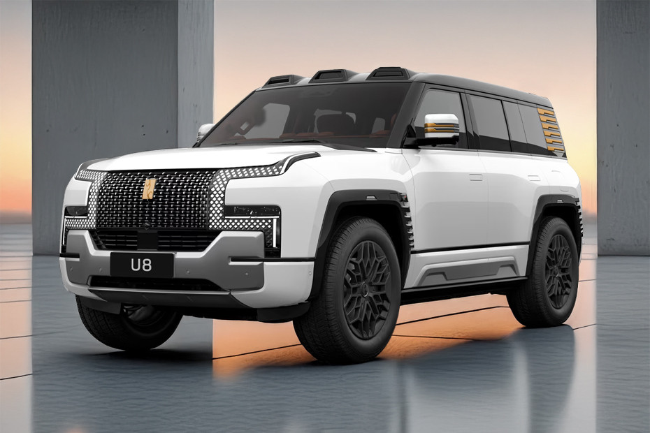 U8 Front angle low view