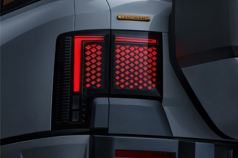 U8 Tail light