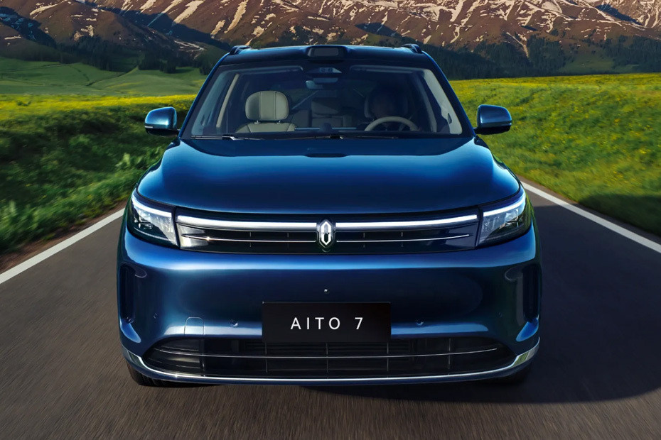 Full Front View of 7