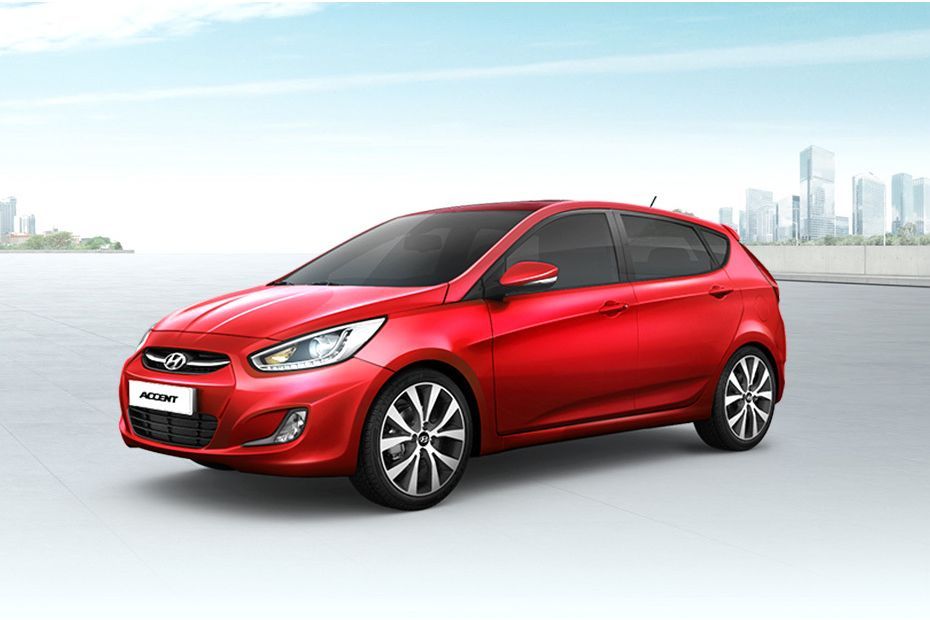 Accent 5 DR Front angle low view