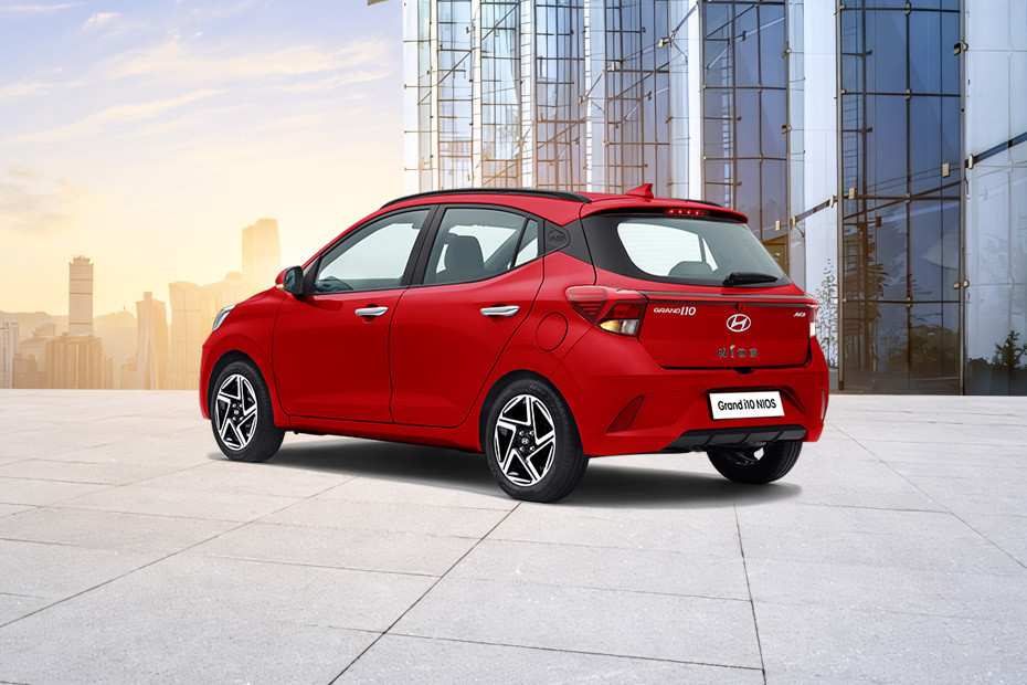 Rear Cross Side View of Hyundai Grand i10