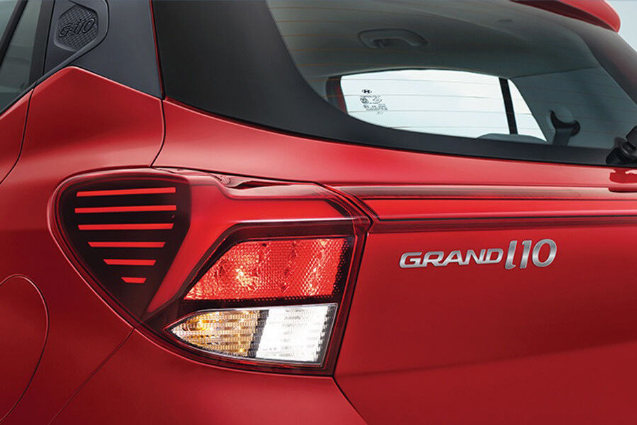 Grand i10 Tail light