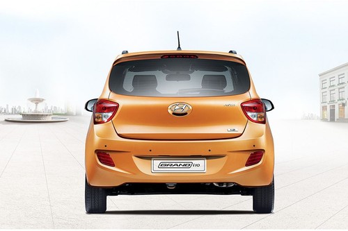 Full Rear View of Hyundai Grand i10 5DR