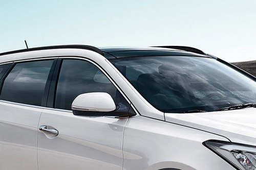 Hyundai Grand Santa Fe Drivers Side Mirror Front Angle