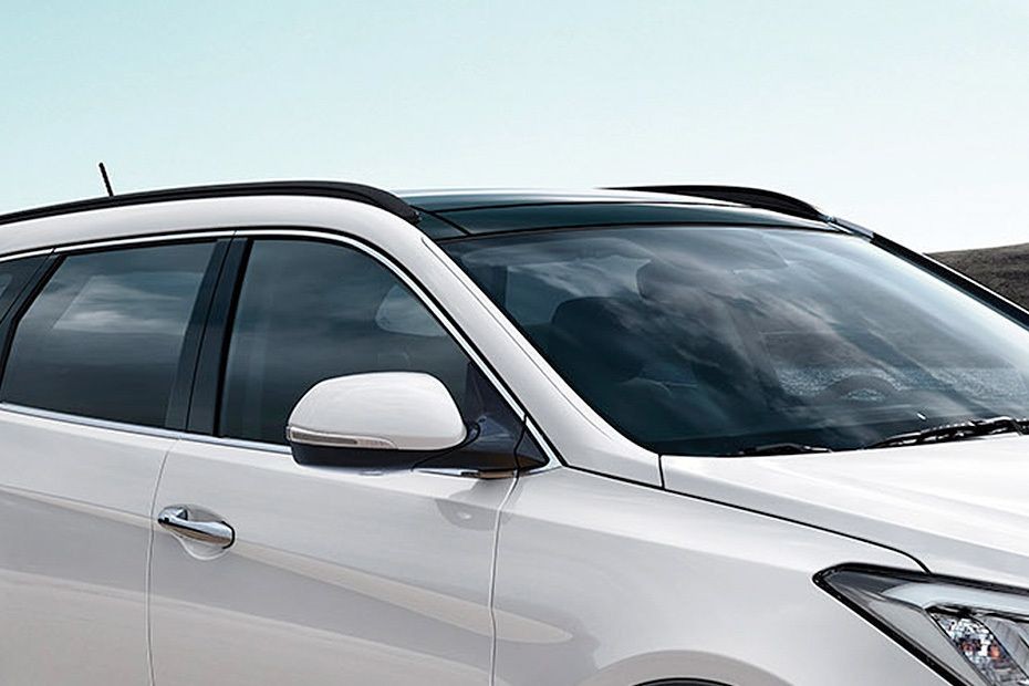Hyundai Grand Santa Fe Drivers Side Mirror Front Angle