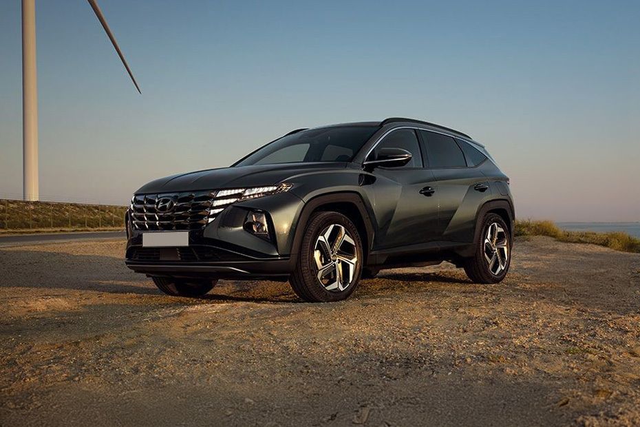 Tucson (2022-2024) Front angle low view