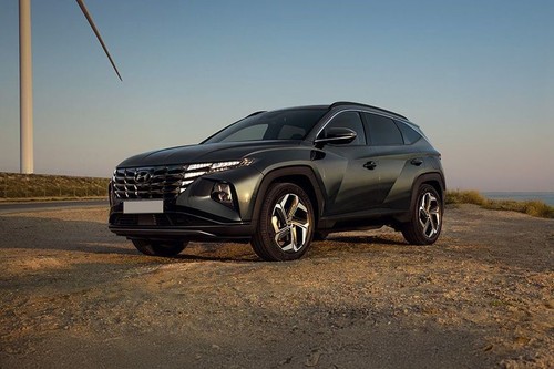 Tucson (2022-2024) Front angle low view
