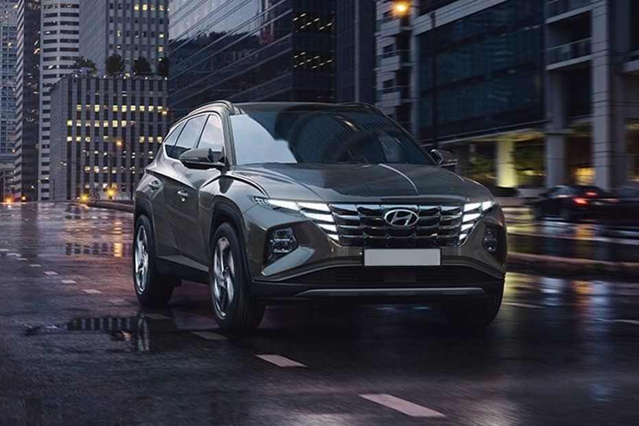 Tucson (2022-2024) Medium Angle Front View