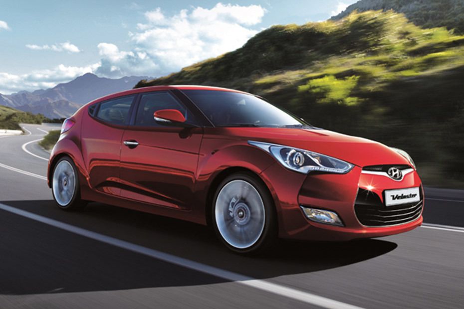 Hyundai Veloster Front Cross Side View
