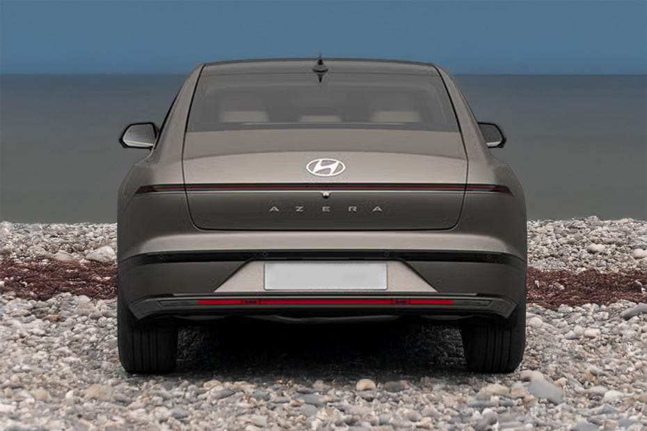 Full Rear View of Hyundai Azera