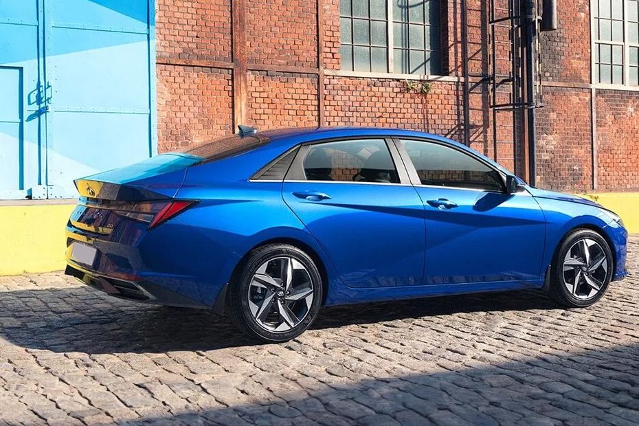 Elantra (2021-2024) Rear Medium Side View