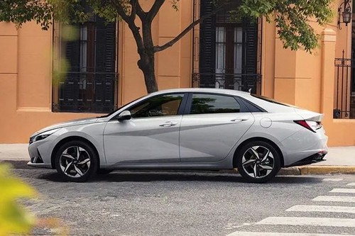 Elantra (2021-2024) Side view