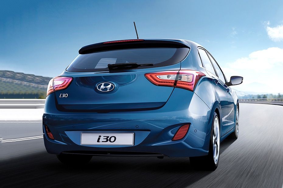 i30 Rear angle view