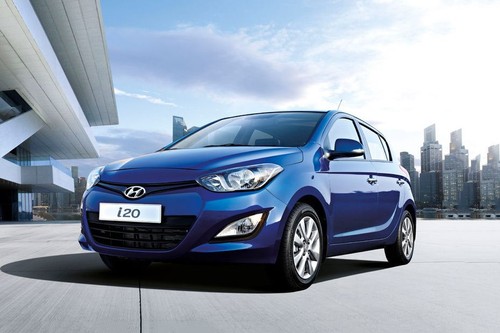 i20 5DR Front angle low view