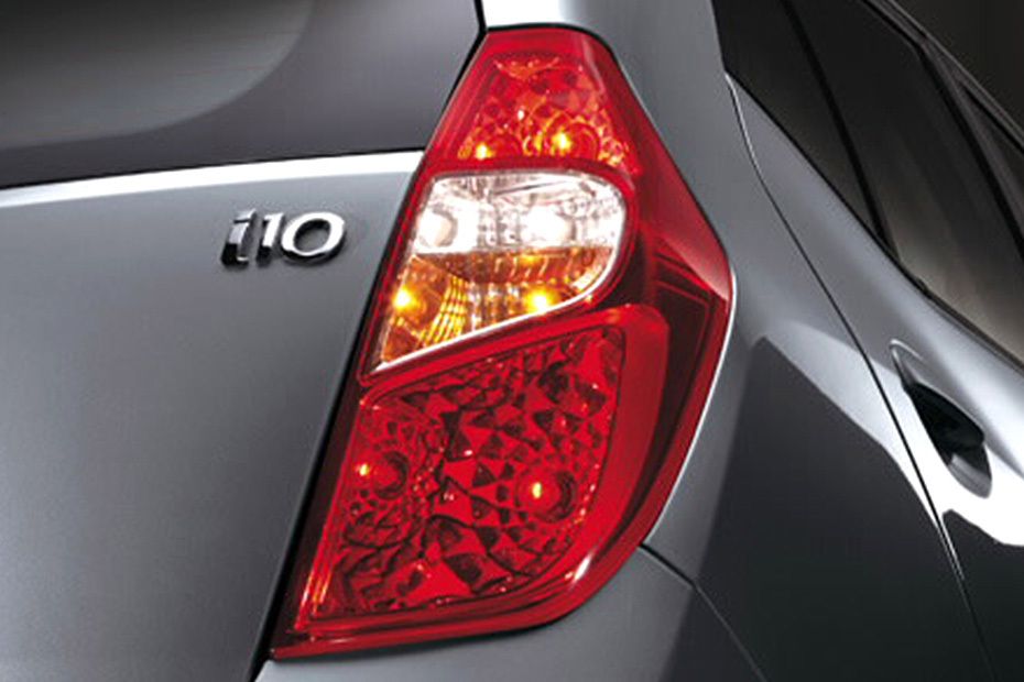 i10 Tail light