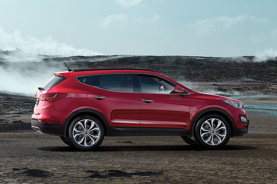 Hyundai Santa Fe (2012-2021) Drivers Sideview