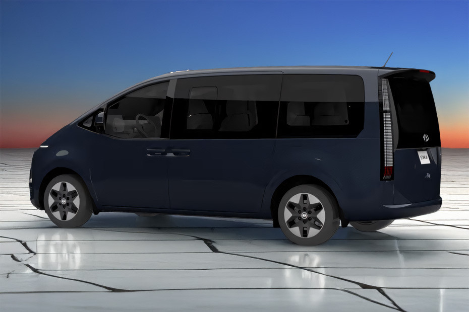 Rear Cross View of Hyundai Staria