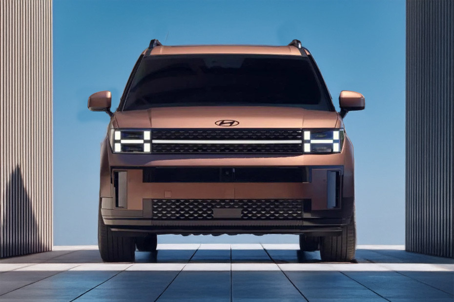 Full Front View of Santa Fe