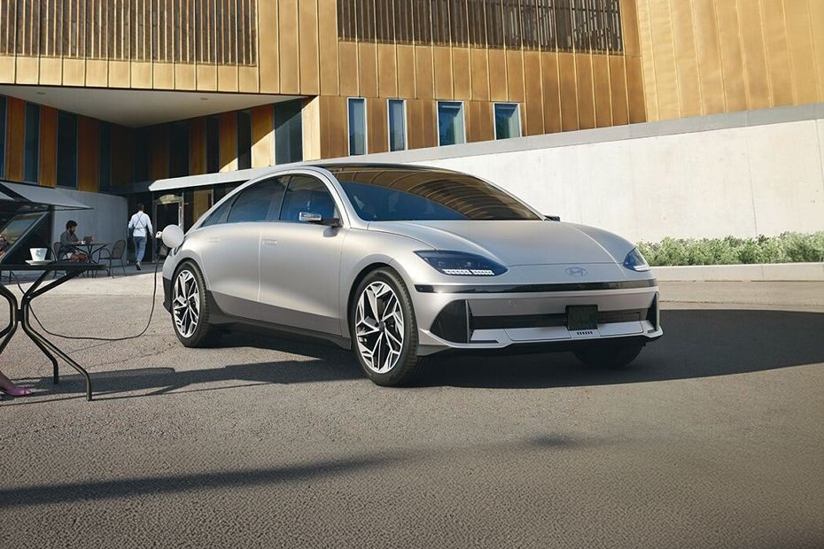 Hyundai Ioniq 6 Front Medium View