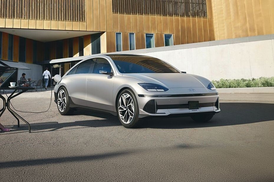 Hyundai Ioniq 6 Front Medium View