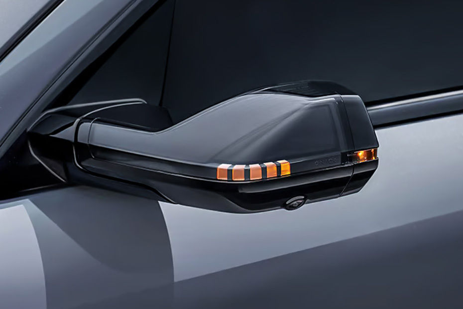 Hyundai Ioniq 6	2026 Drivers Side Mirror Front Angle