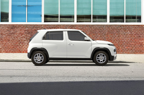 Inster Medium Angle Front View