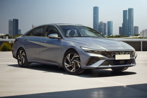 Hyundai Elantra Front Medium View