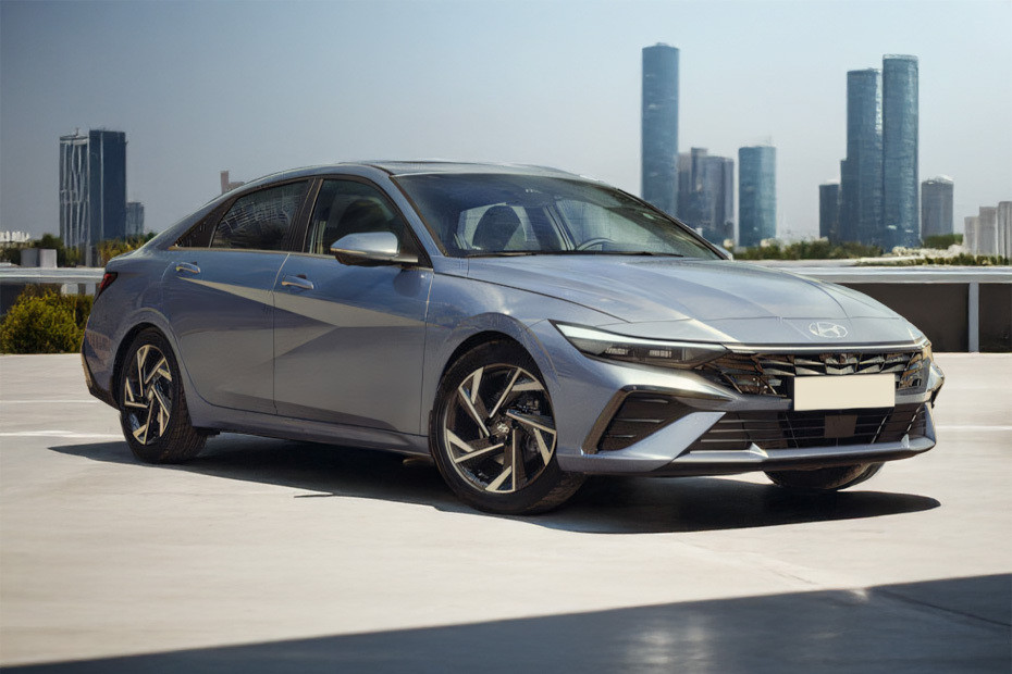 Hyundai Elantra Front Medium View
