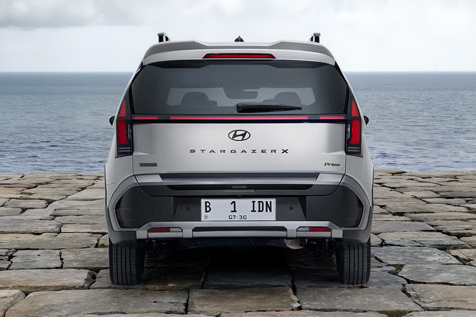 Full Rear View of Hyundai  Stargazer  2026