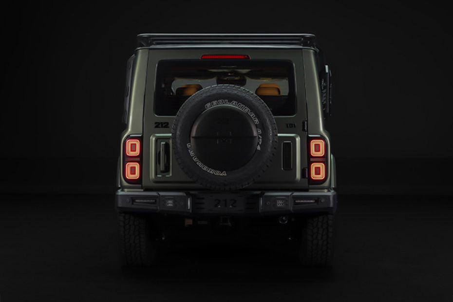 Full Rear View of 212 T01