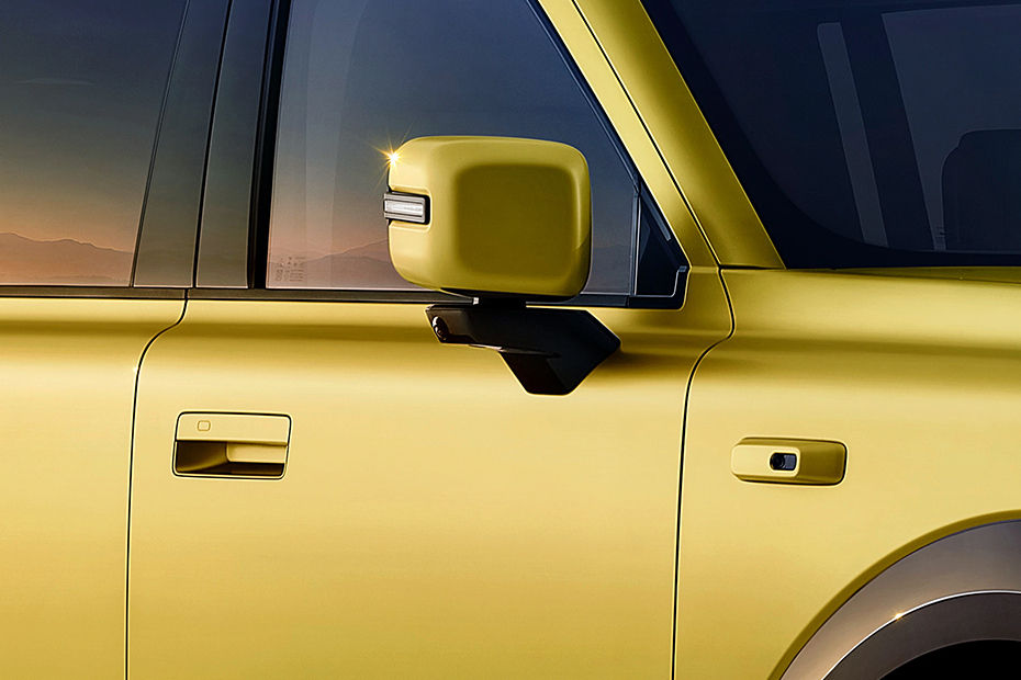 Freelander 8 Drivers Side Mirror Front Angle