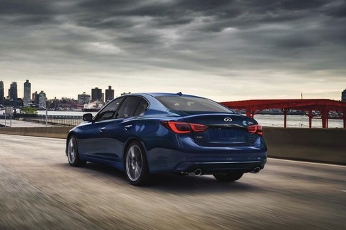 Rear Medium View of Infiniti Q50