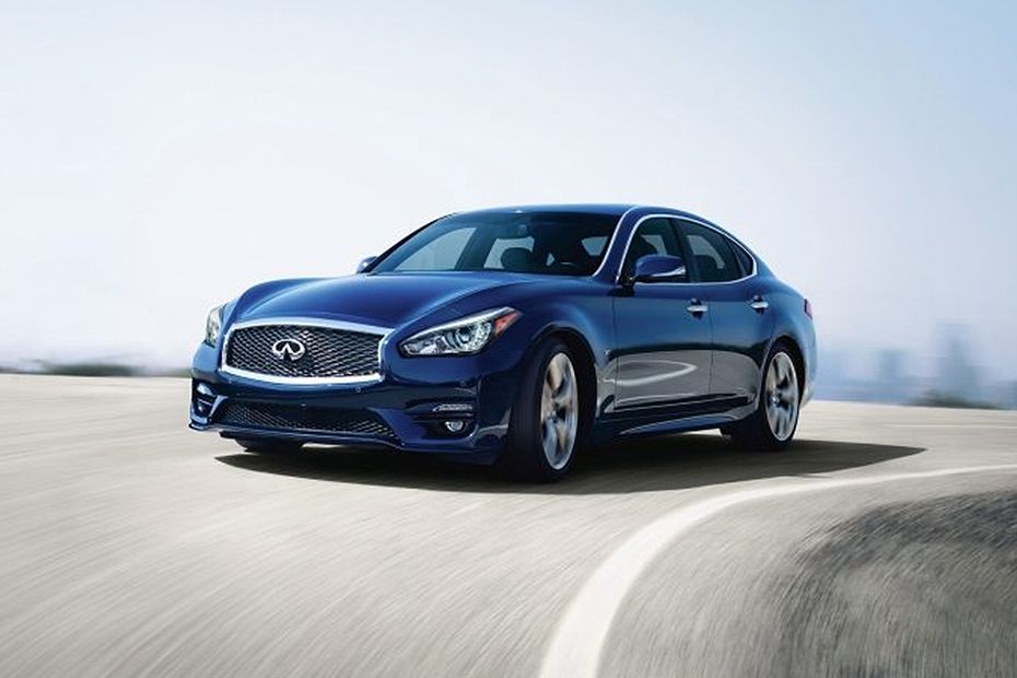 Infiniti Q70 Front Side View