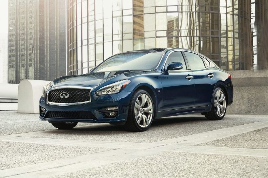 Infiniti Q70 Side Medium View